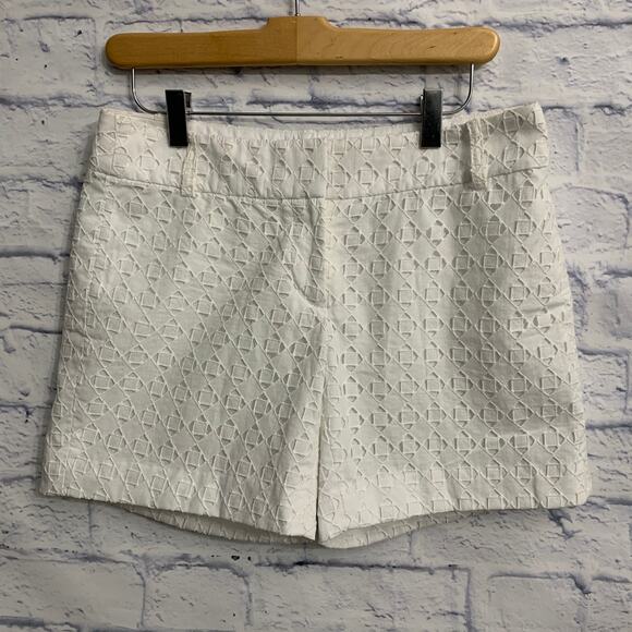 AT Loft White Short - Picture 5 of 7